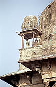 Orchha - the Jahangir Mahal Palace, chattris 